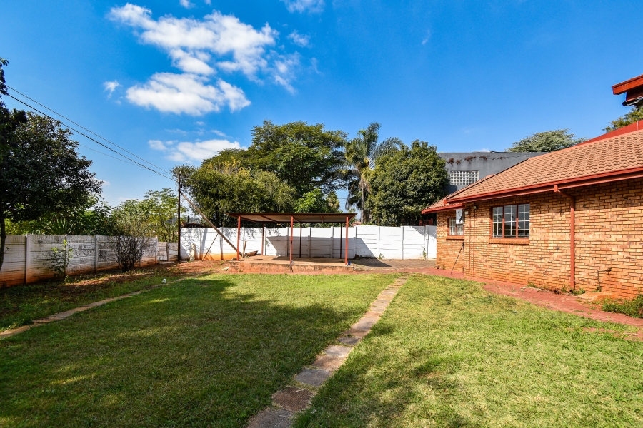 5 Bedroom Property for Sale in Garsfontein Gauteng
