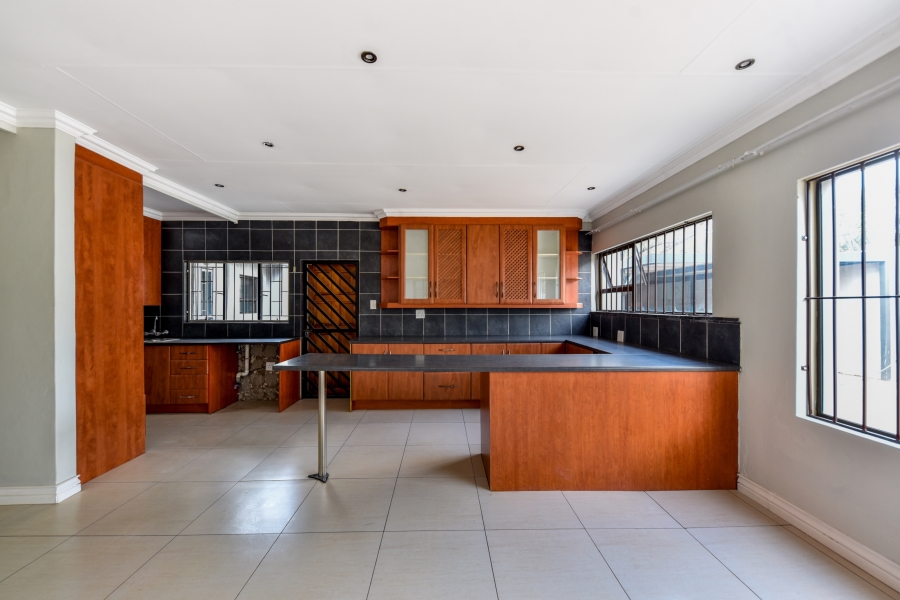 4 Bedroom Property for Sale in Garsfontein Gauteng