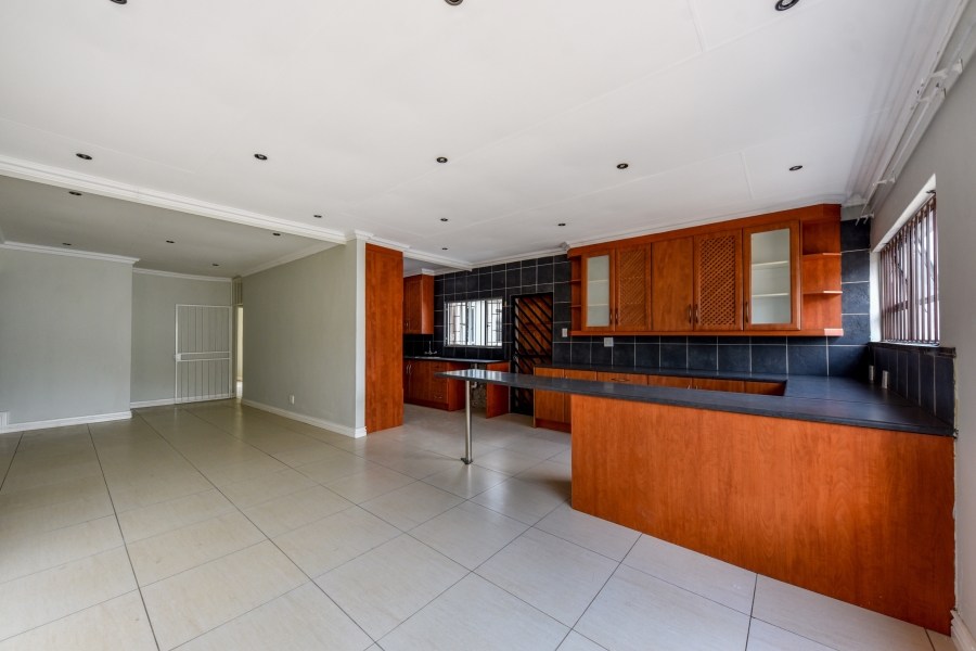 4 Bedroom Property for Sale in Garsfontein Gauteng