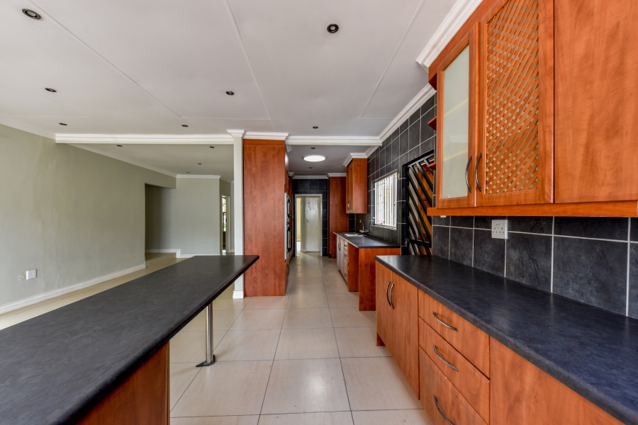4 Bedroom Property for Sale in Garsfontein Gauteng