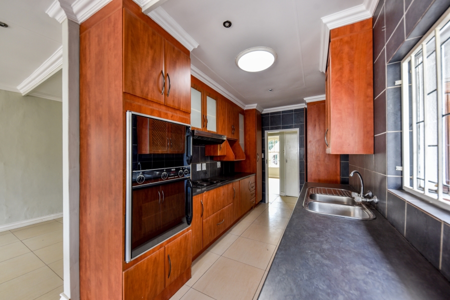 4 Bedroom Property for Sale in Garsfontein Gauteng