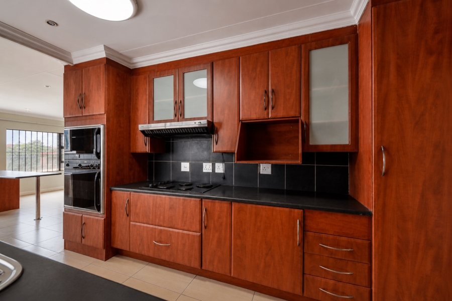 4 Bedroom Property for Sale in Garsfontein Gauteng