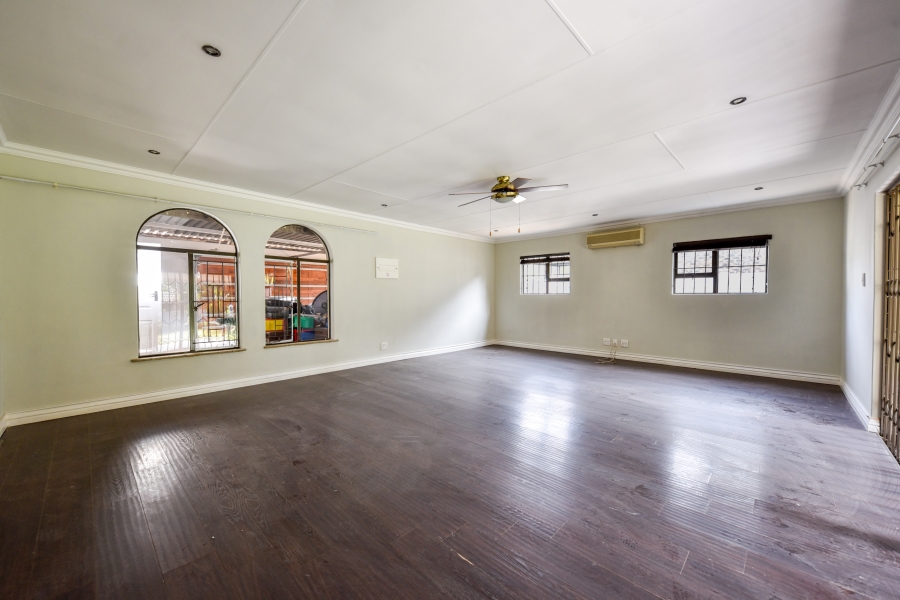 4 Bedroom Property for Sale in Garsfontein Gauteng