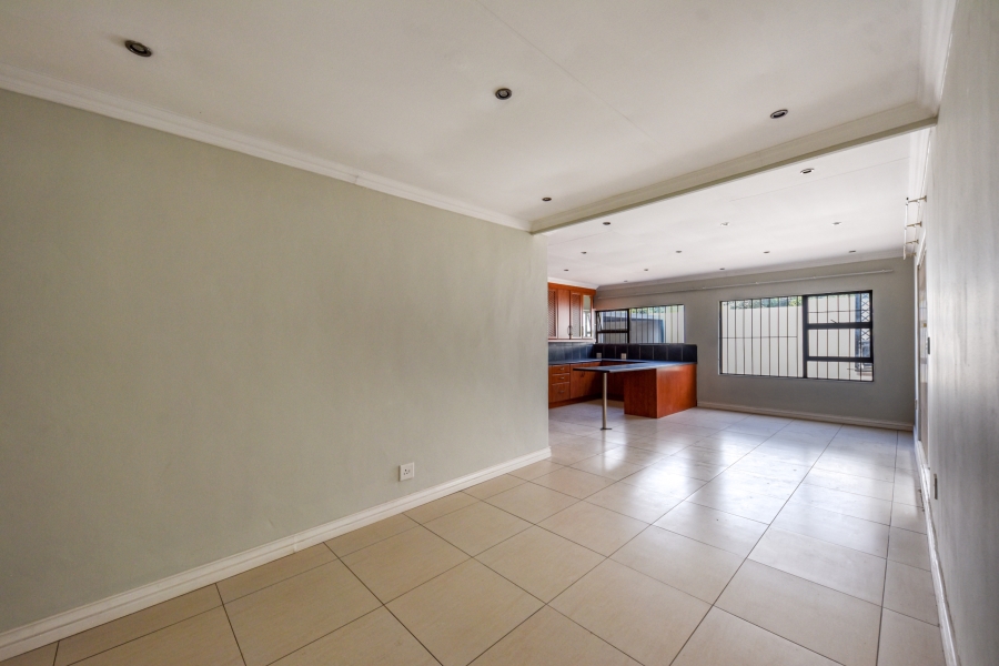 4 Bedroom Property for Sale in Garsfontein Gauteng