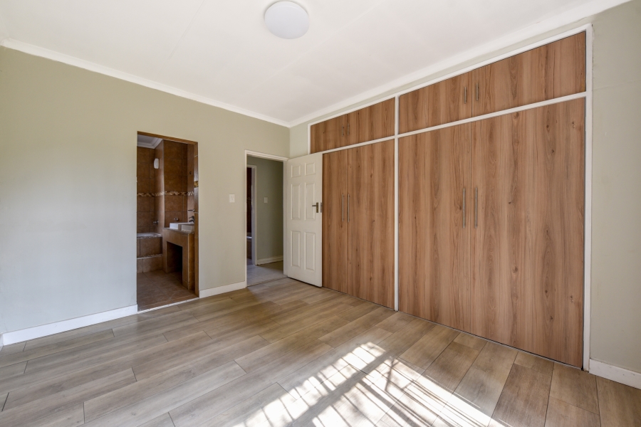 4 Bedroom Property for Sale in Garsfontein Gauteng