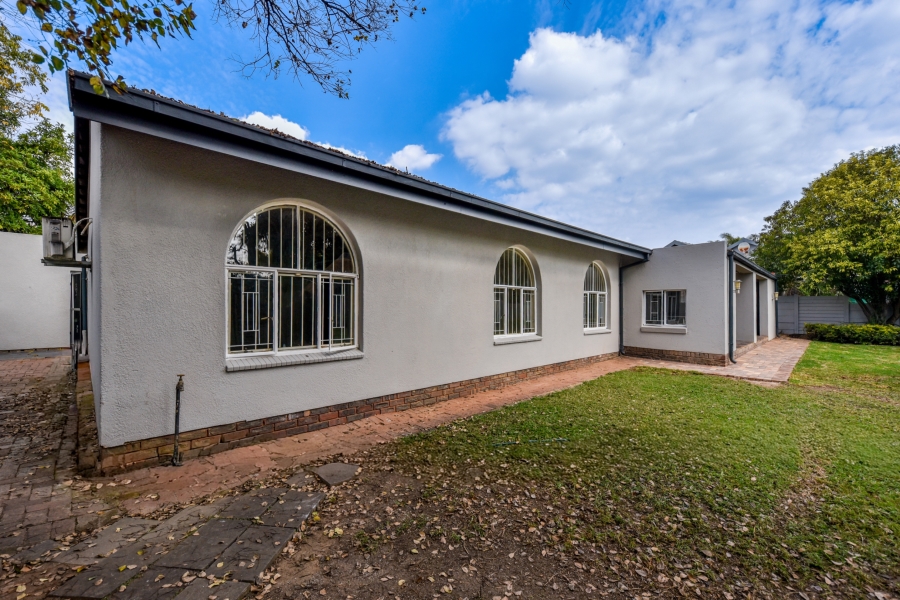 4 Bedroom Property for Sale in Garsfontein Gauteng