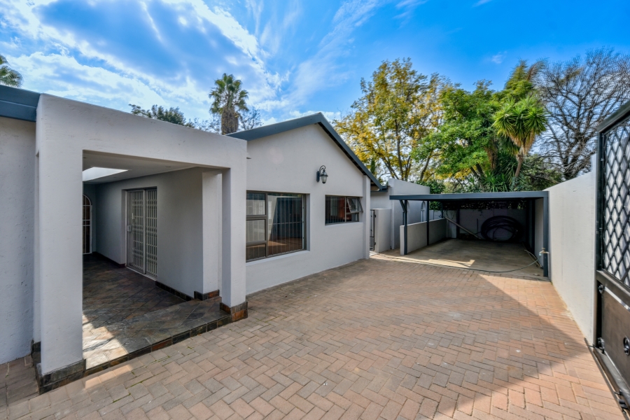 4 Bedroom Property for Sale in Garsfontein Gauteng