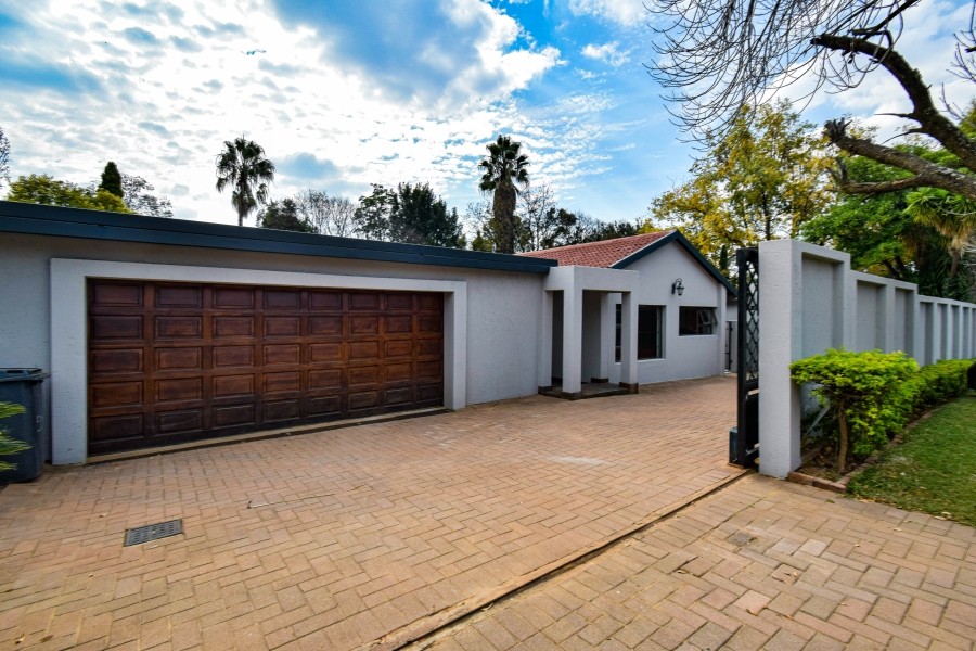 4 Bedroom Property for Sale in Garsfontein Gauteng