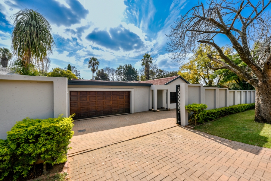 4 Bedroom Property for Sale in Garsfontein Gauteng