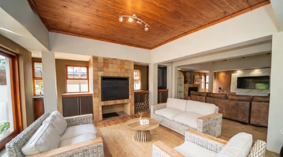 3 Bedroom Property for Sale in Glen Marais Gauteng