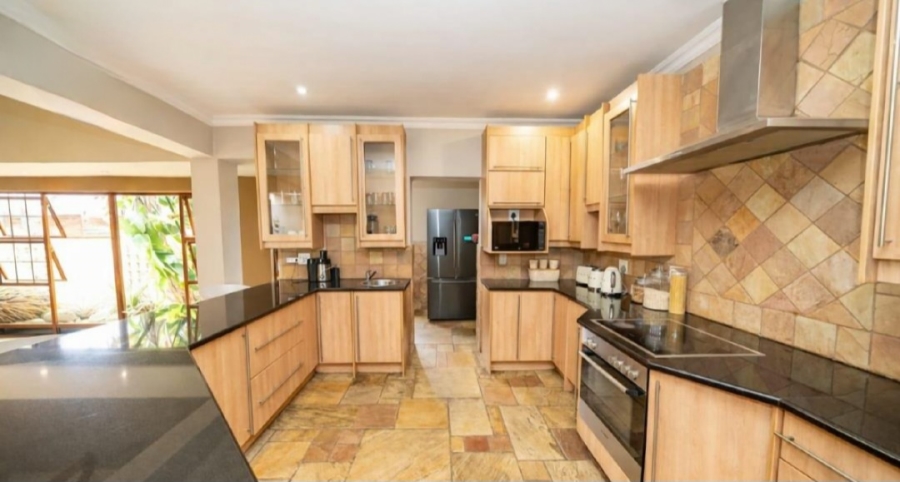 3 Bedroom Property for Sale in Glen Marais Gauteng