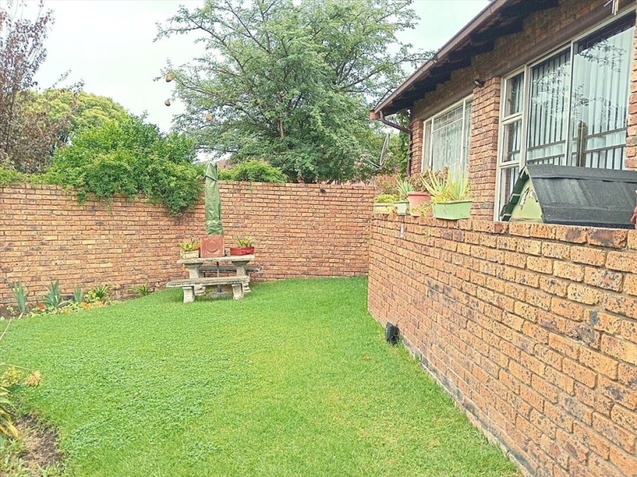 2 Bedroom Property for Sale in Birch Acres Gauteng