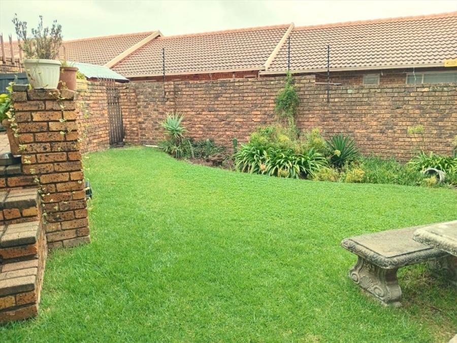 2 Bedroom Property for Sale in Birch Acres Gauteng
