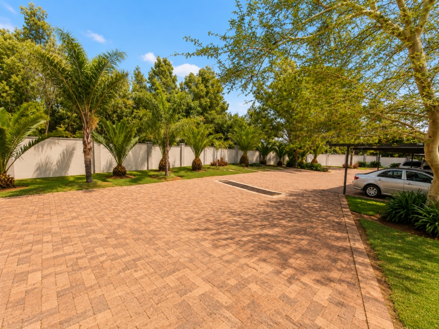 2 Bedroom Property for Sale in Sunninghill Gauteng