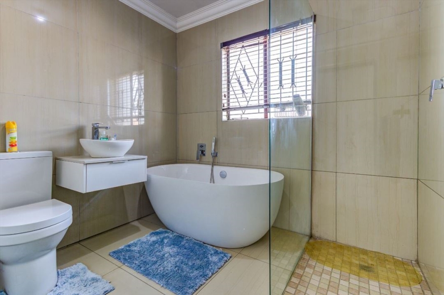 3 Bedroom Property for Sale in Birch Acres Gauteng