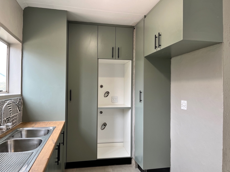 2 Bedroom Property for Sale in Magaliessig Gauteng