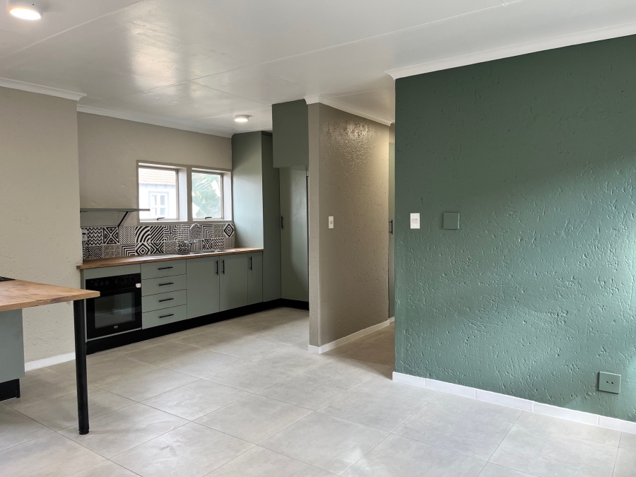 2 Bedroom Property for Sale in Magaliessig Gauteng