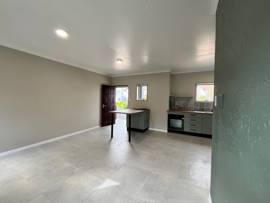 2 Bedroom Property for Sale in Magaliessig Gauteng