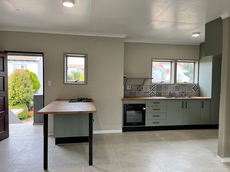 2 Bedroom Property for Sale in Magaliessig Gauteng