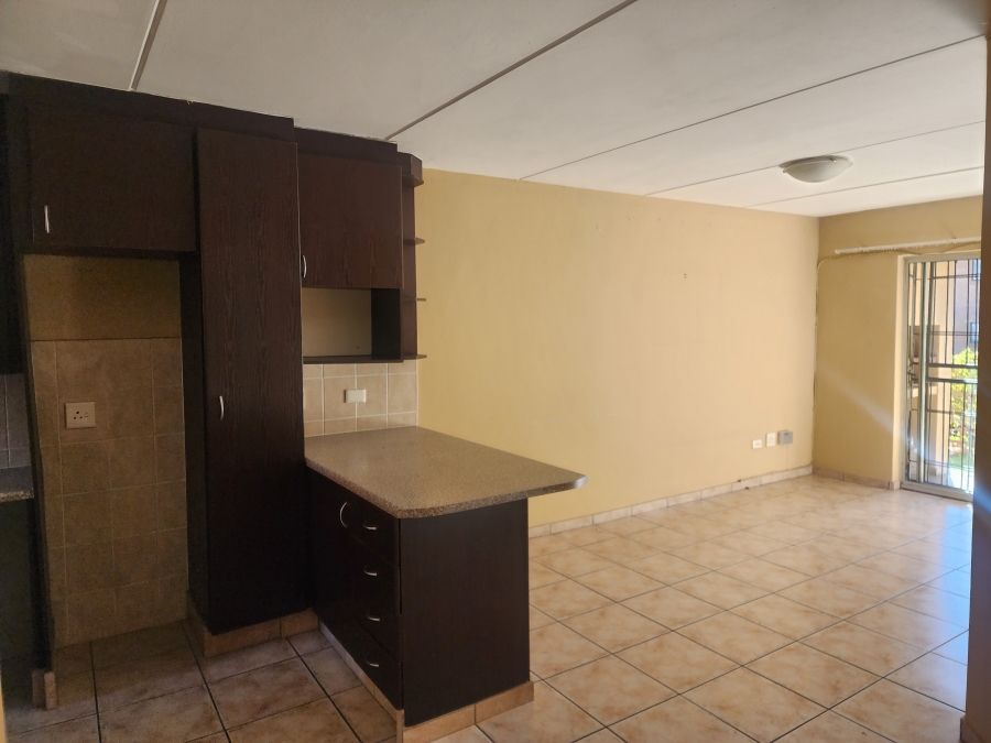 2 Bedroom Property for Sale in Sonneglans Gauteng
