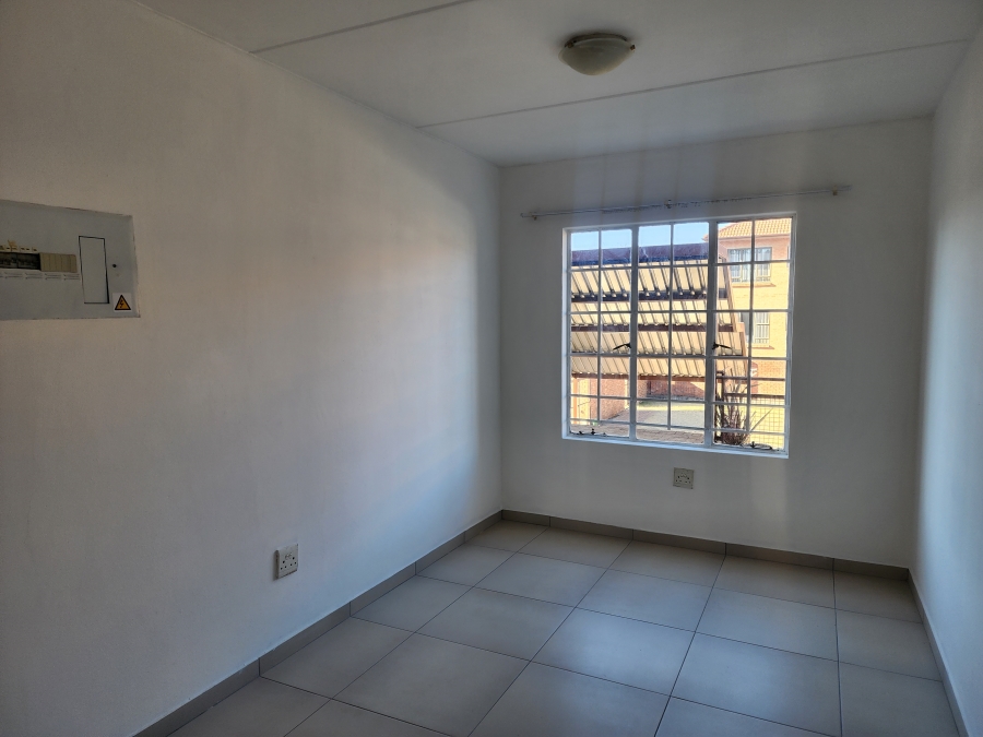 2 Bedroom Property for Sale in Sonneglans Gauteng