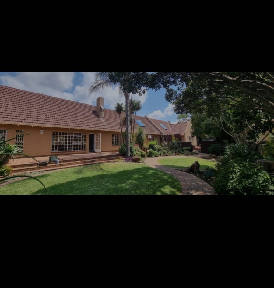 4 Bedroom Property for Sale in Glen Marais Gauteng