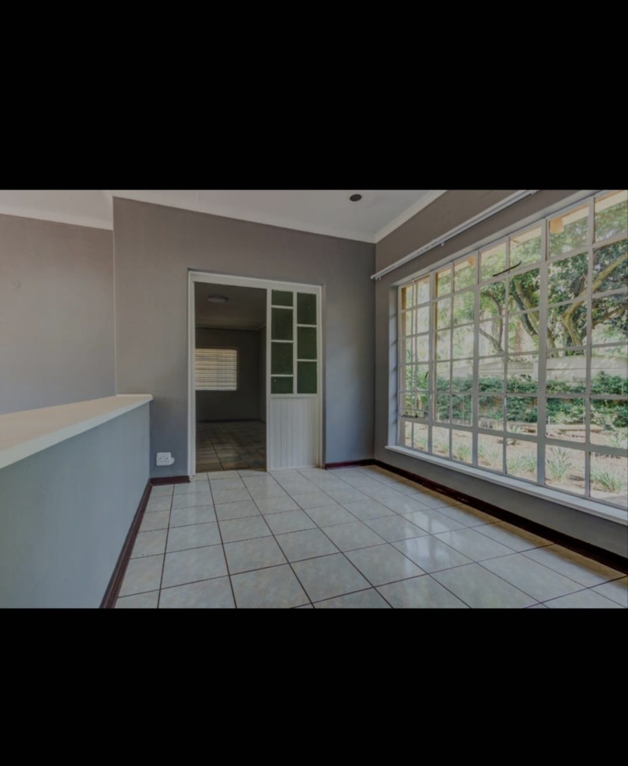 4 Bedroom Property for Sale in Glen Marais Gauteng