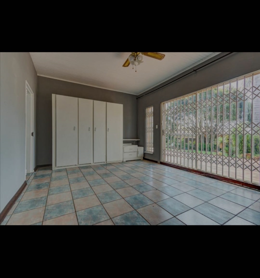 4 Bedroom Property for Sale in Glen Marais Gauteng