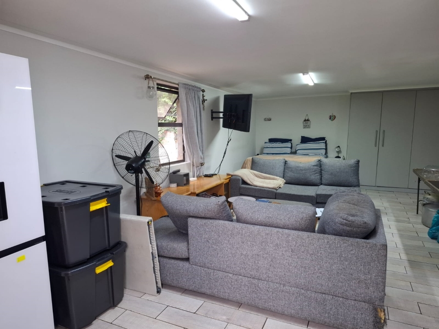 4 Bedroom Property for Sale in Buurendal Gauteng