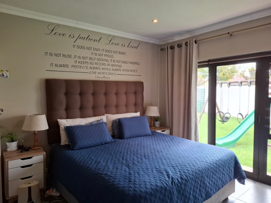 4 Bedroom Property for Sale in Buurendal Gauteng
