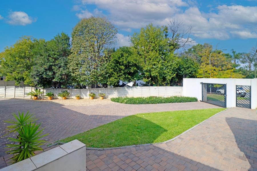 5 Bedroom Property for Sale in Glenhazel Gauteng