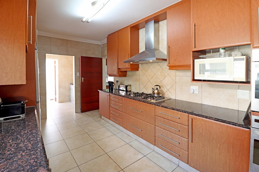 5 Bedroom Property for Sale in Glenhazel Gauteng