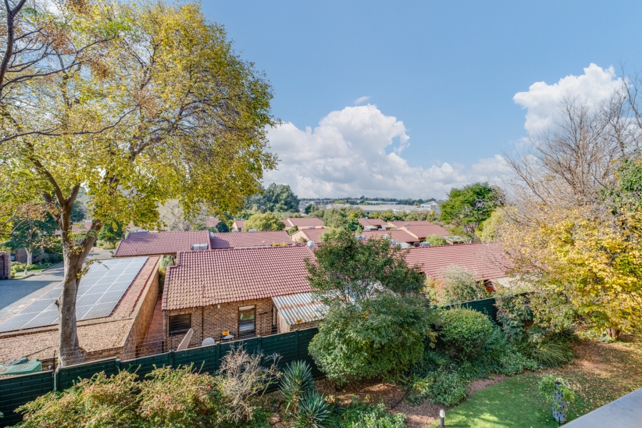 2 Bedroom Property for Sale in Bryanston Gauteng