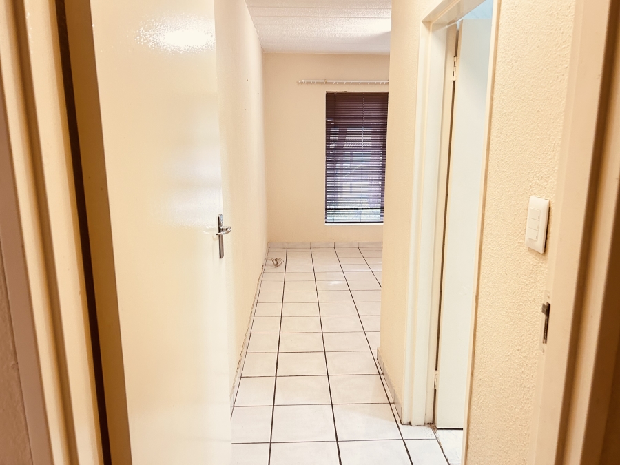 To Let 2 Bedroom Property for Rent in Johannesburg North Gauteng