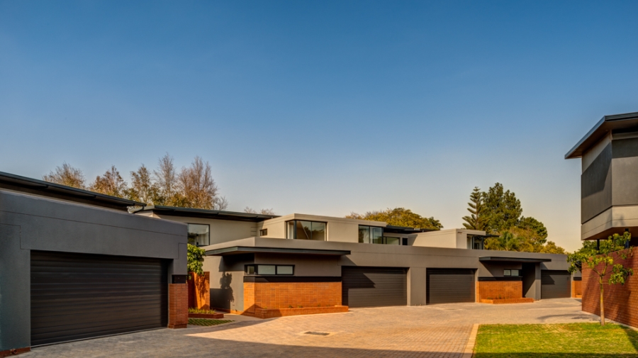 To Let 4 Bedroom Property for Rent in Waterkloof Ridge Gauteng