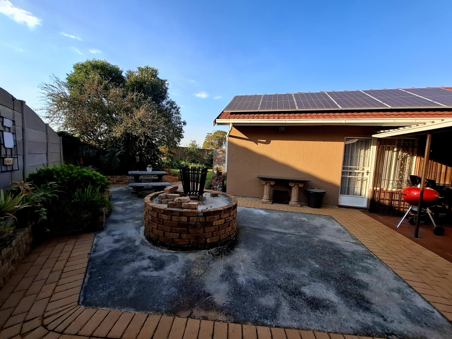 3 Bedroom Property for Sale in Sunair Park Gauteng