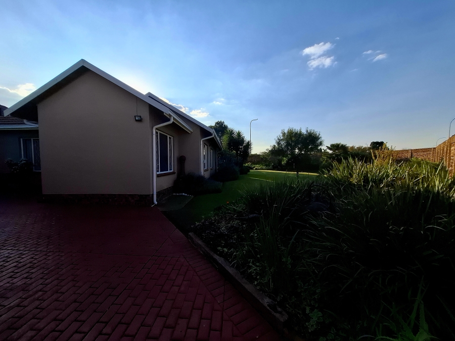 3 Bedroom Property for Sale in Sunair Park Gauteng