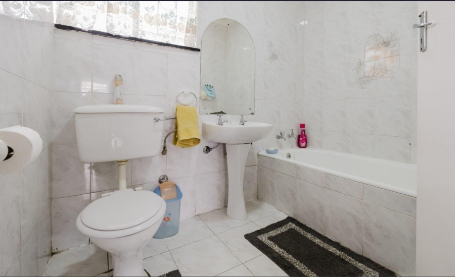 3 Bedroom Property for Sale in Roseacre Gauteng