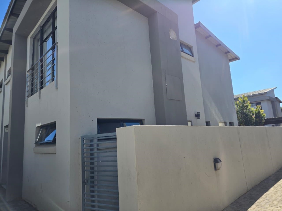 To Let 3 Bedroom Property for Rent in Equestria Gauteng