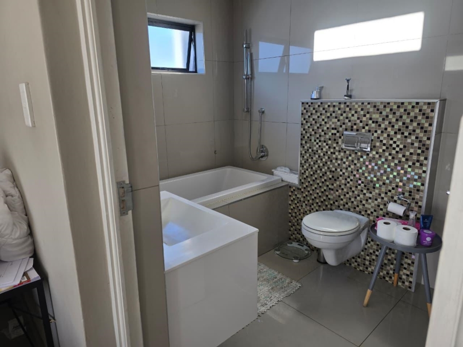 To Let 3 Bedroom Property for Rent in Equestria Gauteng
