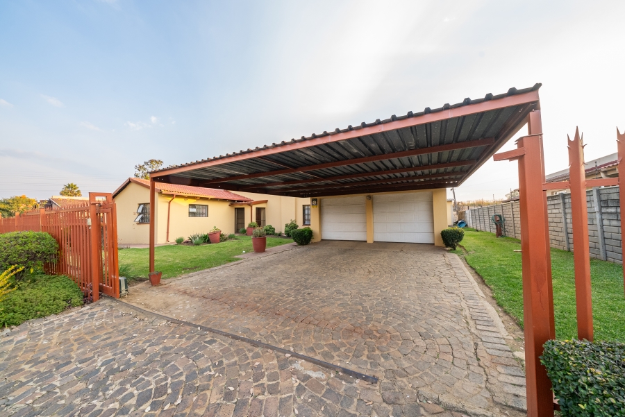 3 Bedroom Property for Sale in Dalpark Gauteng