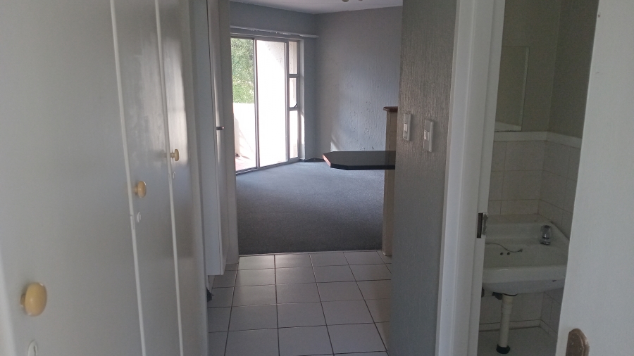 1 Bedroom Property for Sale in Bryanston Gauteng