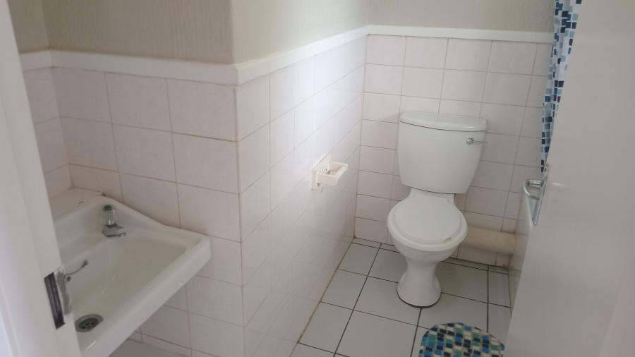 1 Bedroom Property for Sale in Bryanston Gauteng