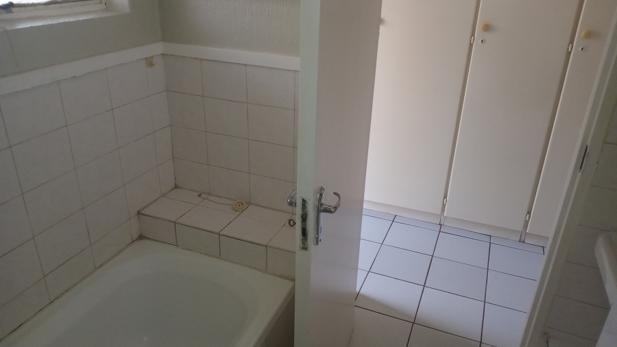 1 Bedroom Property for Sale in Bryanston Gauteng