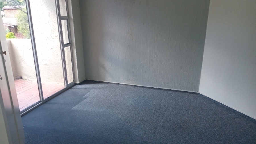 1 Bedroom Property for Sale in Bryanston Gauteng