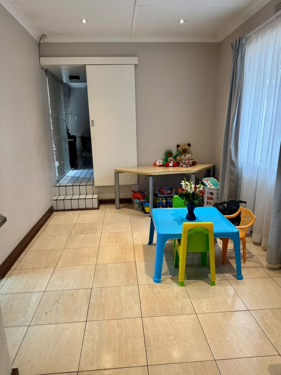 4 Bedroom Property for Sale in Orange Grove Gauteng