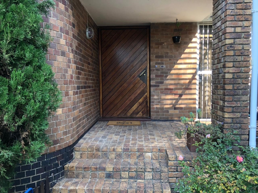 4 Bedroom Property for Sale in Orange Grove Gauteng