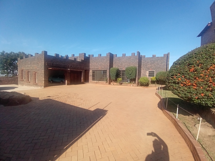 4 Bedroom Property for Sale in Bassonia Gauteng