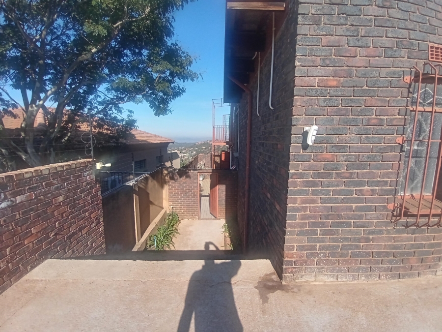 4 Bedroom Property for Sale in Bassonia Gauteng