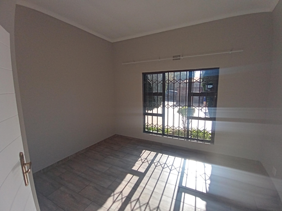 4 Bedroom Property for Sale in Bassonia Gauteng